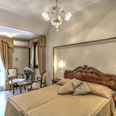 Hotel Scandinavia - Relais Hotels near libreria Acqua alta