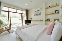SaroRach Pool Villa Resort Kohlarn - 발코니