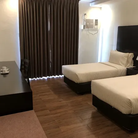 Piña Suites
