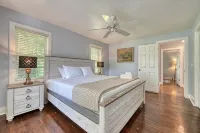 Cabin Between the Meadows - 2 BR, Country Home, Mountain Views, Dog-friendly!