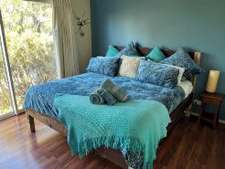 Driftaway -WIFI, NETFLIX, pet friendly, Comfort + Undercover deck with hammock