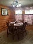 Cozy 1-bedroom house in charming Allardt with AC, WiFi - 2성급