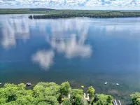 Classic Maine 3-bedroom steps from Great Pond, newly decorated, work or play! - Træningscentre
