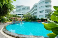Sunset Beach Resort & Spa - Beachfront Pirate Fire Show - Pools