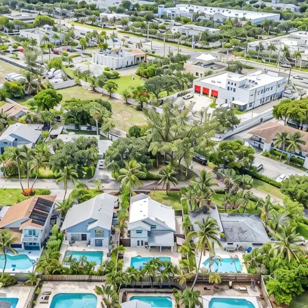Amazing Tropical Pool House Delray Near Ocean- 4 bedrooms 3 baths-