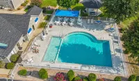 Waterfront Condo Lake of the Ozarks Surrounded by State Park Boat Slip available - 3성급