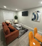 Uptown Modern Escape - 4bd/2ba
