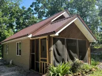 Fisherman’s Paradise at The Lake. Charming 2 bedroom house by the lake in Warsaw Hotels in Benton County