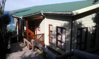 Golden Beach Village Hotel di 