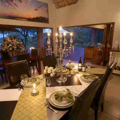 Raptor Retreat Game Lodge Dining/Meeting Rooms