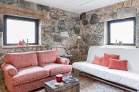 The Forest Door-The LAP of LUXURY in the HEART of Tryon-NEW apt above Harmon Fie - 4-Star