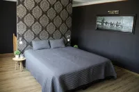 Spacious vacation home with covered patio and sun terrace - Balkoner
