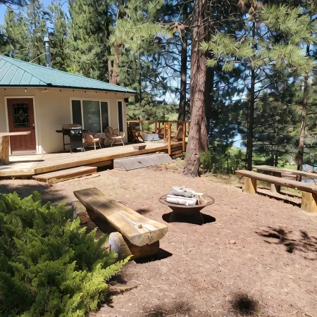 Riverfront Cabin - Sunriver/Mt.Bachelor, HotTub, Pet Friendly!