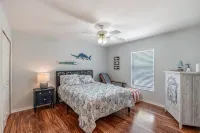 New! Coastal Perfection 3BR/2BA with HEATED POOL - 3성급