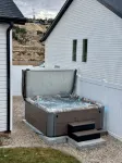 Hidden Haven - Luxury Home with Hot Tub - บังกะโล