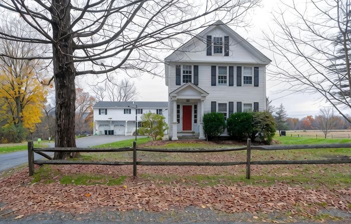 Lg/Charming Updated Farmhouse Historic Picturesque Walpole NH/VT Border Sleeps 9