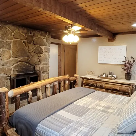 Honeymoon Cabin, Very Secluded, Very Romantic, Arcade, FREE Daily Bear Sightings