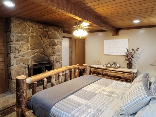 Honeymoon Cabin, Very Secluded, Very Romantic, Arcade, FREE Daily Bear Sightings