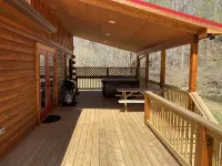 New 2/2 Log Cabin, Rushing Trout Stream, Hot Tub, Fireplace, 8 acres, WiFi - Alppimaja