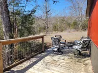 Cozy cabin 16 miles from Razorback Stadium great for game weekends. No pets.