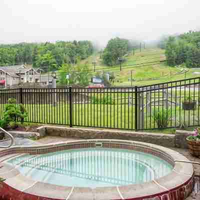Attitash Mountain Resort Condo- 3 Floors, Sleeps 12- Story Land, Ski, Shop, Golf Fitness & Recreational Facilities