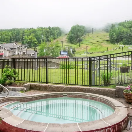 Attitash Mountain Resort Condo- 3 Floors, Sleeps 12- Story Land, Ski, Shop, Golf