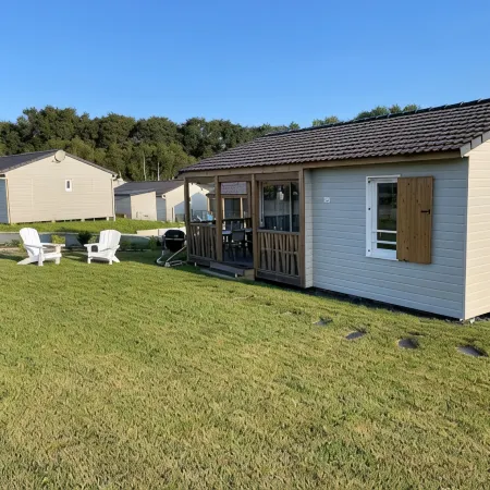 Charmant Chalet Dans un Parc Avec Piscine