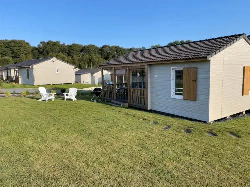 Charmant Chalet Dans un Parc Avec Piscine - Hytter