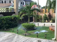 Spacious 5-bedroom house in tranquil Montego Bay with AC, WiFi - 2 ดาว