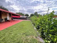 Charming 3-bedroom house in the beautiful Miami Springs - Kitchens