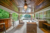 Secluded Cove Lake House - Hot Tub & Boat Dock! - 5-نجوم