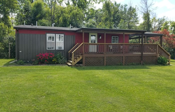 Book for summer fun at Eagles Cove on Lamoka !! Lake steps away