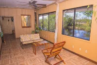 Bze Nature Nook – 2 Private 1BR Suites, Lagoonfront, Gated, 10 Min from Airport - 2-Star