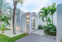 Modern Retreat • Game Room, Playground & Pool_BBQ - 무료 와이파이