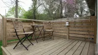 2 Bedroom Pet Friendly Apt w/ full kitchen; Private fenced Backyard; Great Wifi - Wifi