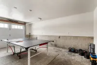 Modern Home with Ping-Pong Table | Near Downtown CDA - 3성급