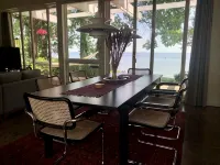 Mid-Century Modern on Private Beach, Designed by Award Winning Architect! - Balkoner