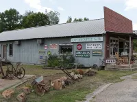 Gap Mercantile Cottage Hotels in Caddo Gap