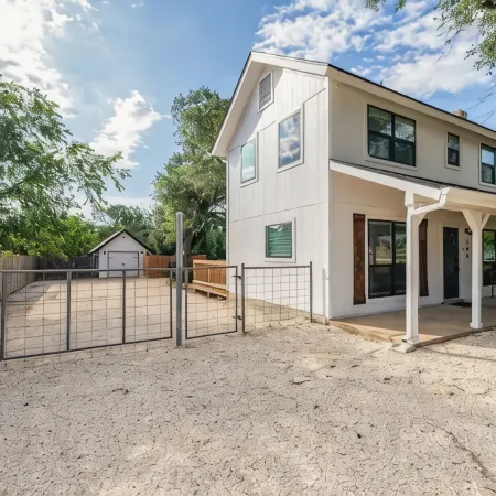 Charming guest studio in the heart of Liberty Hill