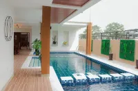 TJM Hot Spring Villa 1, a spacious 5-bedroom, with WiFi, AC in serene Los Baños - ヴィラ