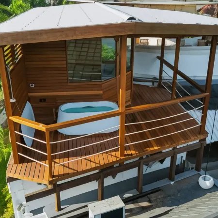 Segara Seaside Resort Отели рядом с достопримечательностью «Голубая лагуна»
