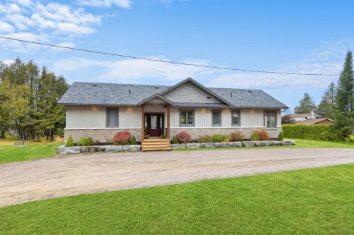 Luxury Beachfront Cottage w Hot tub, Sauna & Bar - Gym