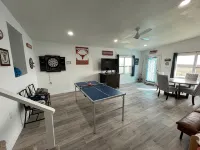 Pelican Place--lit dock, crab cages, W/D, 5 TVs, gameroom, fully stocked kitchen - 4-Star