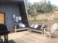 Unique Tilted Treehouse, Private Hot Tub, VIEW on acreage
