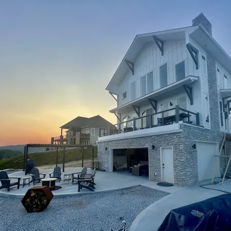 Modern Lake Cottage - Amazing Views - 6 Bed/6 Bath - Boat Launch