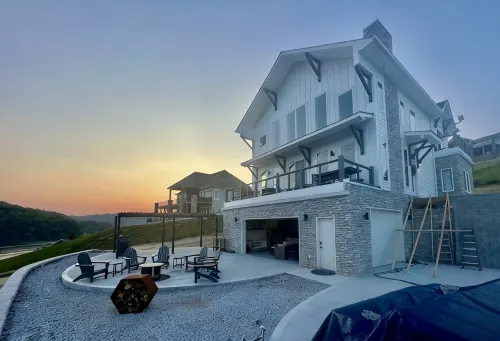 Modern Lake Cottage - Amazing Views - 6 Bed/6 Bath - Boat Launch - 4-Star