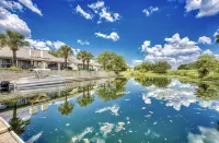Waterfront townhome on Lake LBJ in Horseshoe Bay w/ day docking. - Homestays