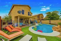 View Fireworks, Restaurants, Stadiums, Heated Pool - 3-Star