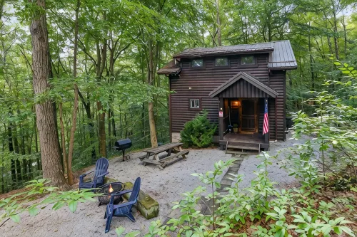 Cozy Couples Cabin! Hidden in the Woods of Hocking Hills! - Hytter