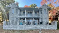 Castle Cove Lakefront Home - 民泊